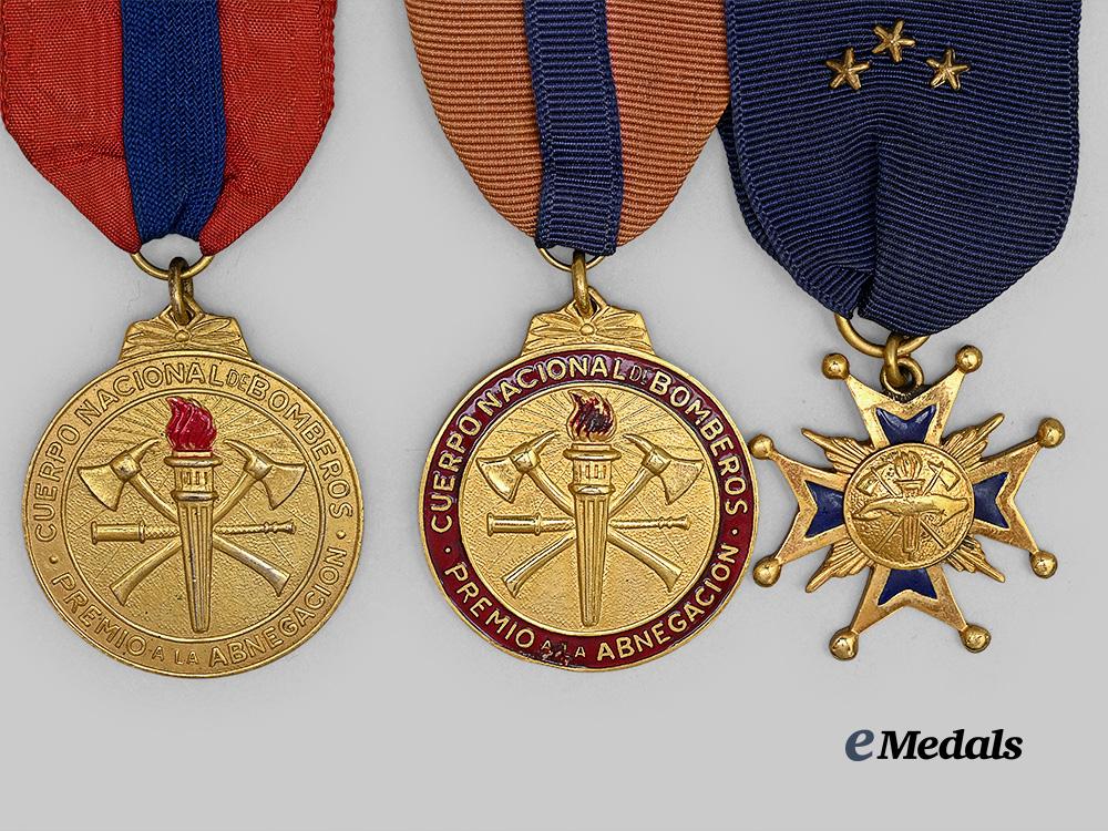 cuba,_republic._a_group_of_armed_forces,_police,_fire_department,_and_civic_decorations_e_medals__m0440-22_3