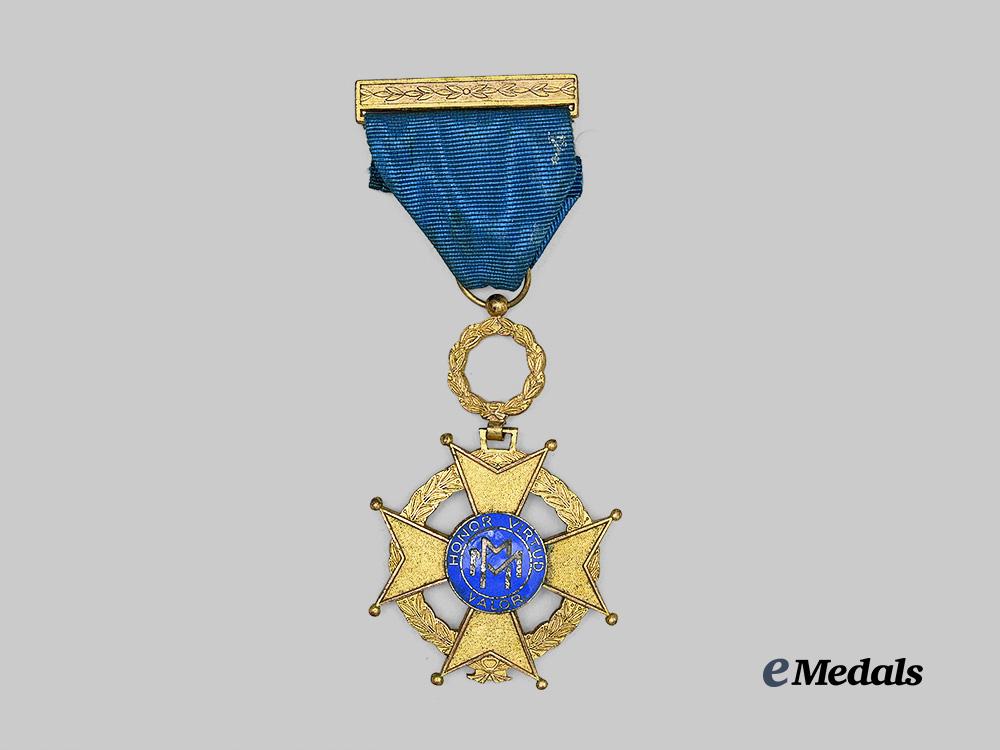 cuba,_republic._an_order_of_naval_or_military_merit4th_class_for_good_conduct_e_medals__m0440-25_2