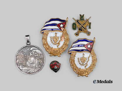 cuba,_republic_and_revolutionary_period._a_group_of_cuban_military_and_political_insignia_e_medals__m0440-2_2