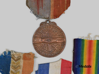 cuba,_republic._a_group_of_five_service_and_campaign_medals_e_medals__m0440-31_4