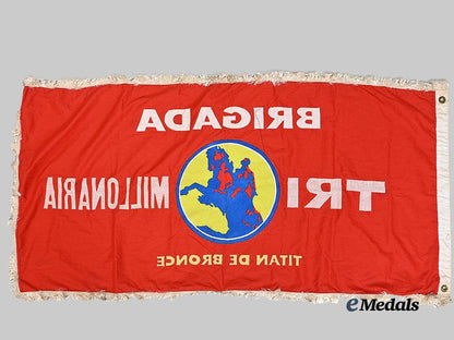 cuba,_republic._a“_brigada_t_r_i_millonaria_titán_de_bronce”_revolutionary_banner_e_medals__m0440-42_3