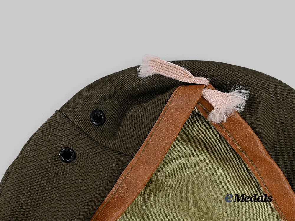 cuba,_republic._a_cuban_army_beret_c1970s_e_medals__m0440-43_6