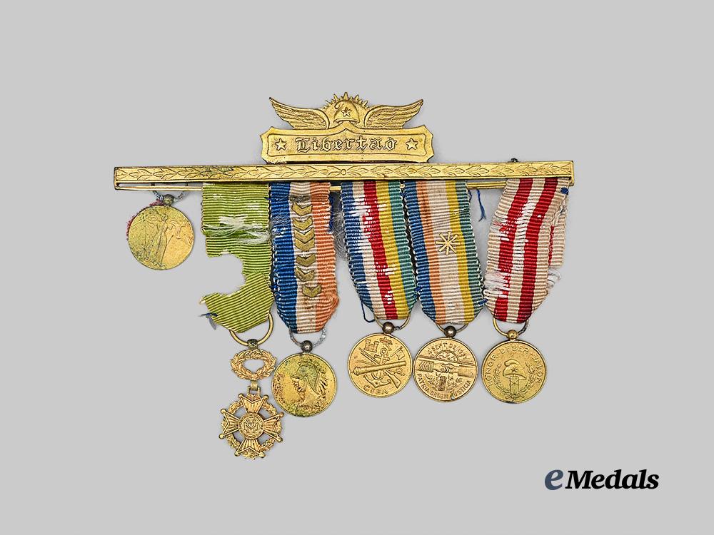 cuba,_republic._a_group_of_military_and_civil_miniature_decorations_e_medals__m0440-4_2
