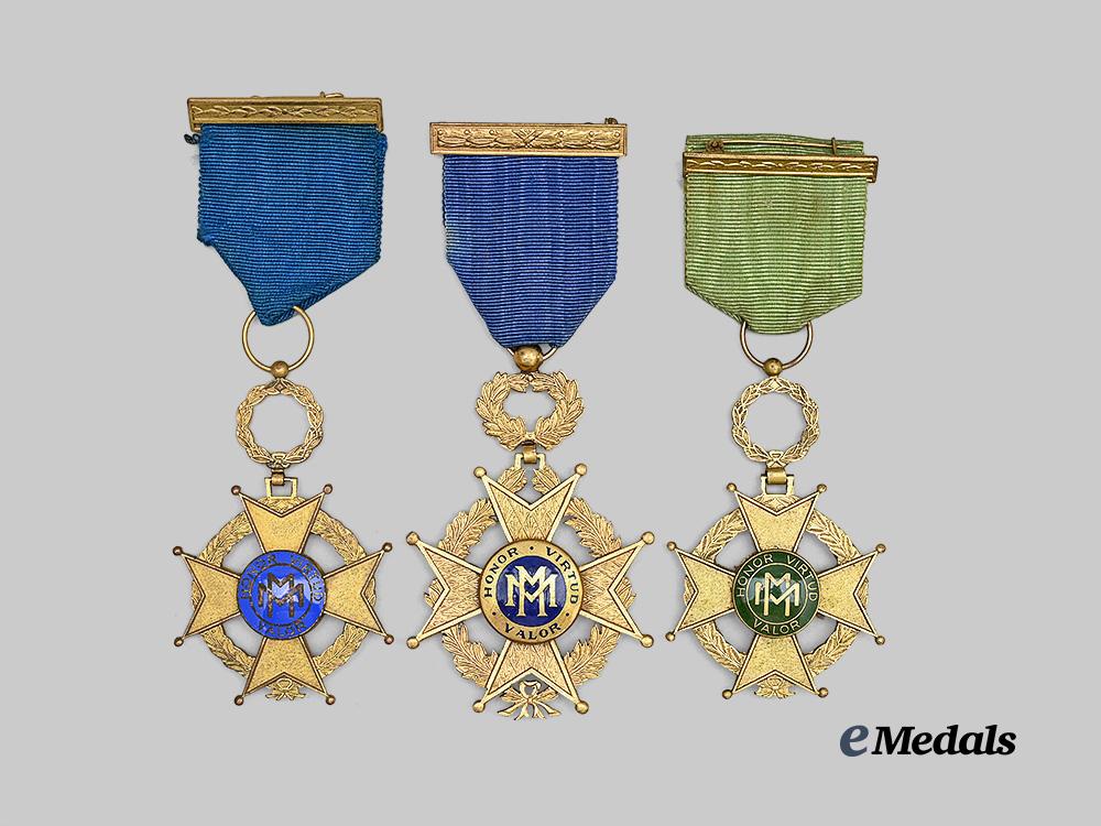 cuba,_republic._a_group_of_three_orders_of_naval_and_military_merit_e_medals__m0440-8_2