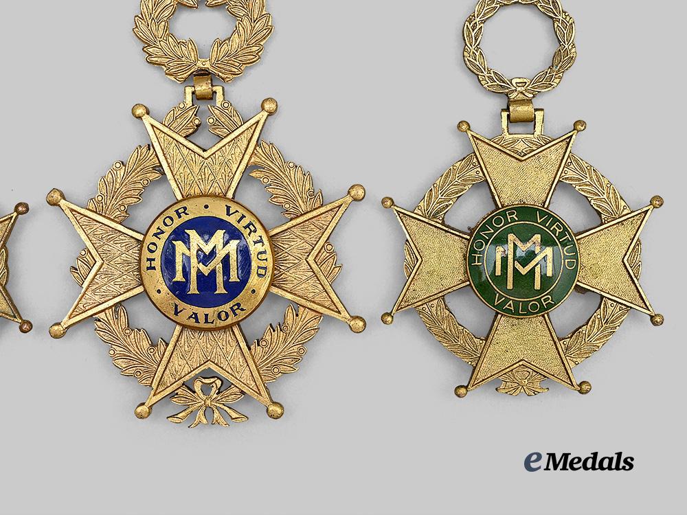 cuba,_republic._a_group_of_three_orders_of_naval_and_military_merit_e_medals__m0440-8_3