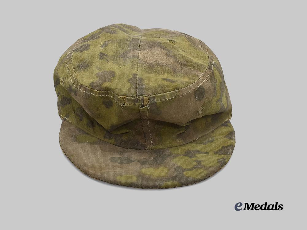 germany,_s_s._a_waffen-_s_s_oak_leaf_pattern_reversible_camouflage_field_cap_e_medals__m0473-63_2