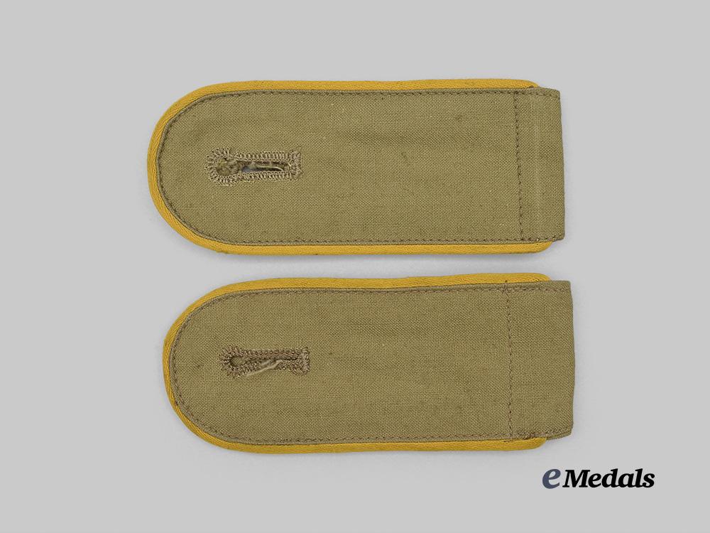 germany,_luftwaffe._a_set_of_flight_personnel/_fallschirmjäger_enlisted_ranks_tropical_shoulder_straps_e_medals__m0473-65_2