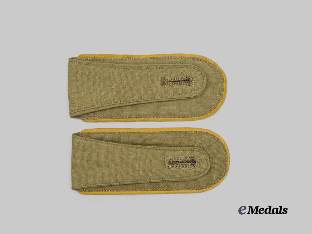 germany,_luftwaffe._a_set_of_flight_personnel/_fallschirmjäger_enlisted_ranks_tropical_shoulder_straps_e_medals__m0473-65_4