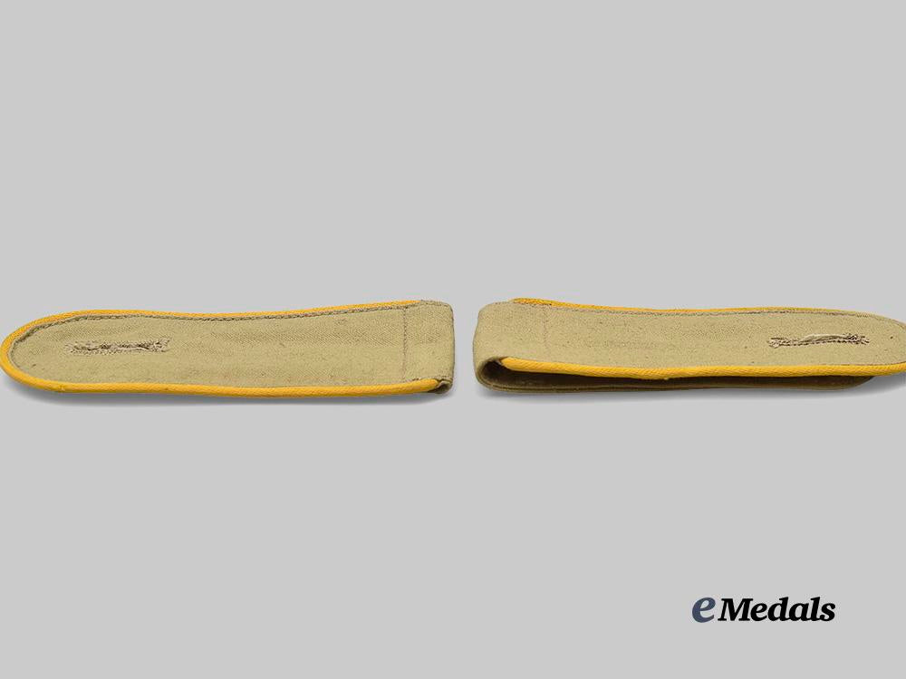 germany,_luftwaffe._a_set_of_flight_personnel/_fallschirmjäger_enlisted_ranks_tropical_shoulder_straps_e_medals__m0473-65_6