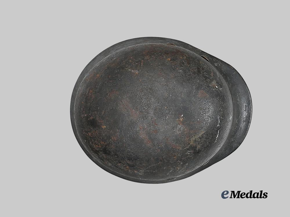 germany,_wehrmacht._an_m35_stahlhelm,_refurbished_example_e_medals__m0507-61_5
