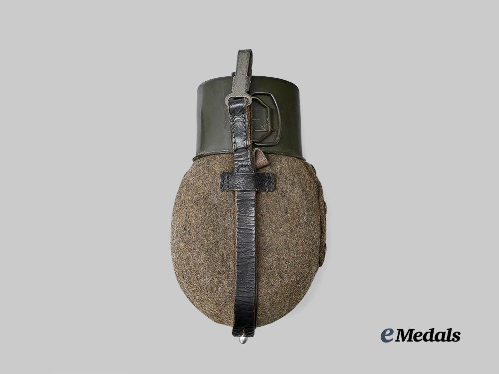 germany,_wehrmacht._an_m42_canteen_and_cup,_by_süddeutsche_metallwarenfabrik_e_medals__m0507-62_4