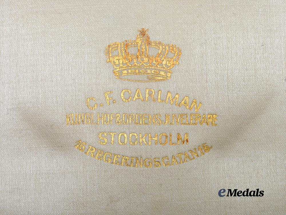europe._a_pair_of_order&_decoration_cases_of_issue_e_medals__m0603-19_3