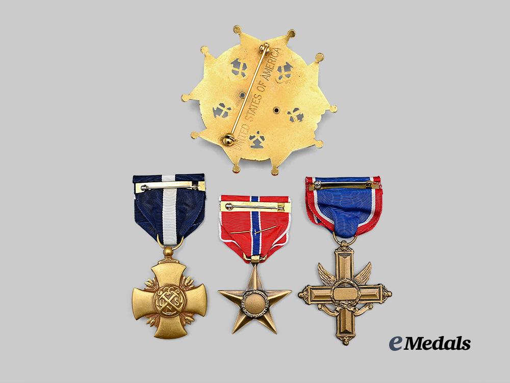 united_states._four_decorations&_awards_in_case_e_medals__m0614-64_8