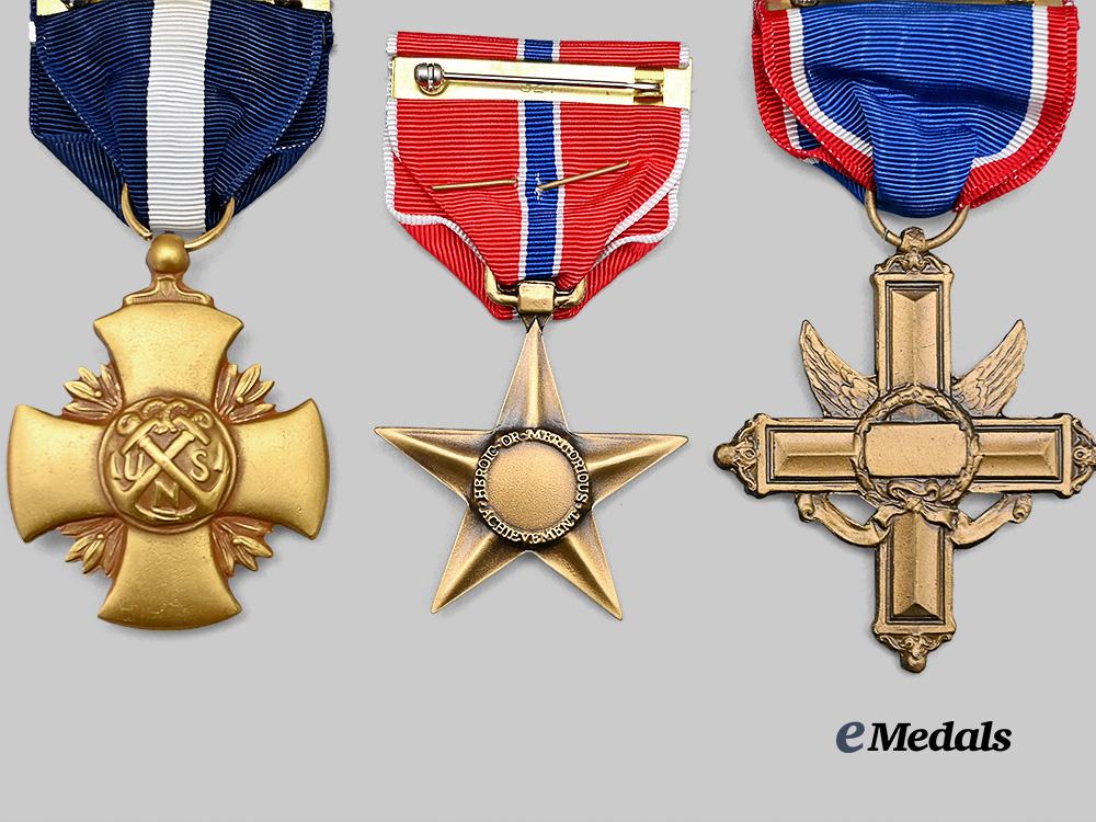 united_states._four_decorations&_awards_in_case_e_medals__m0614-64_9