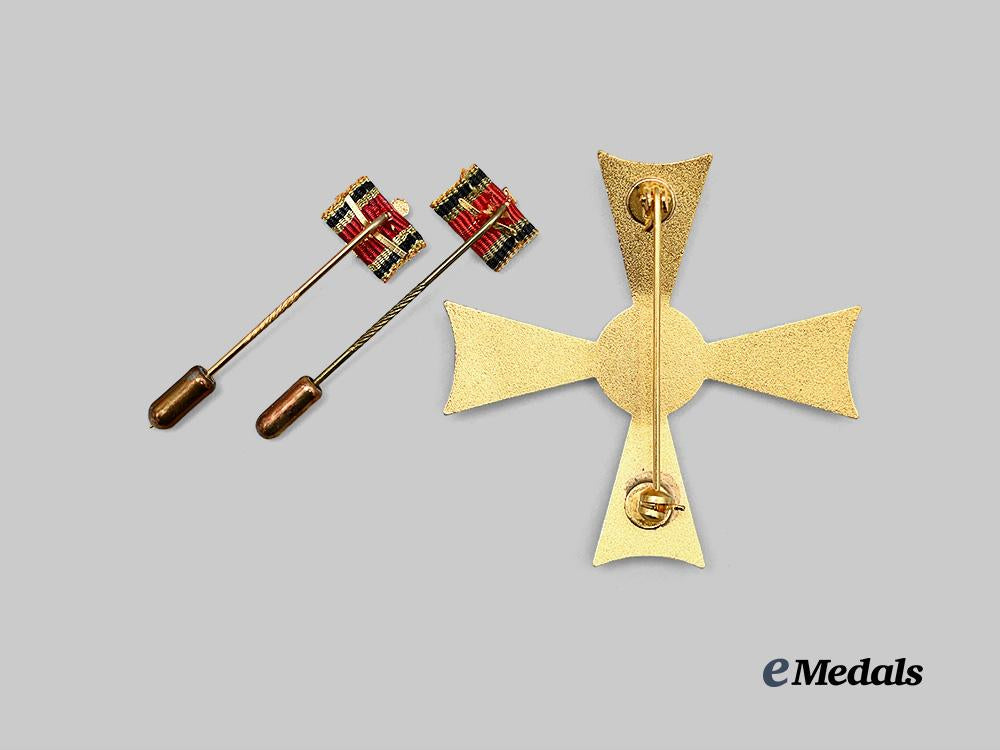 germany,_federal_republic._a_pair_of_orders_of_merit_e_medals__m0614-88_11