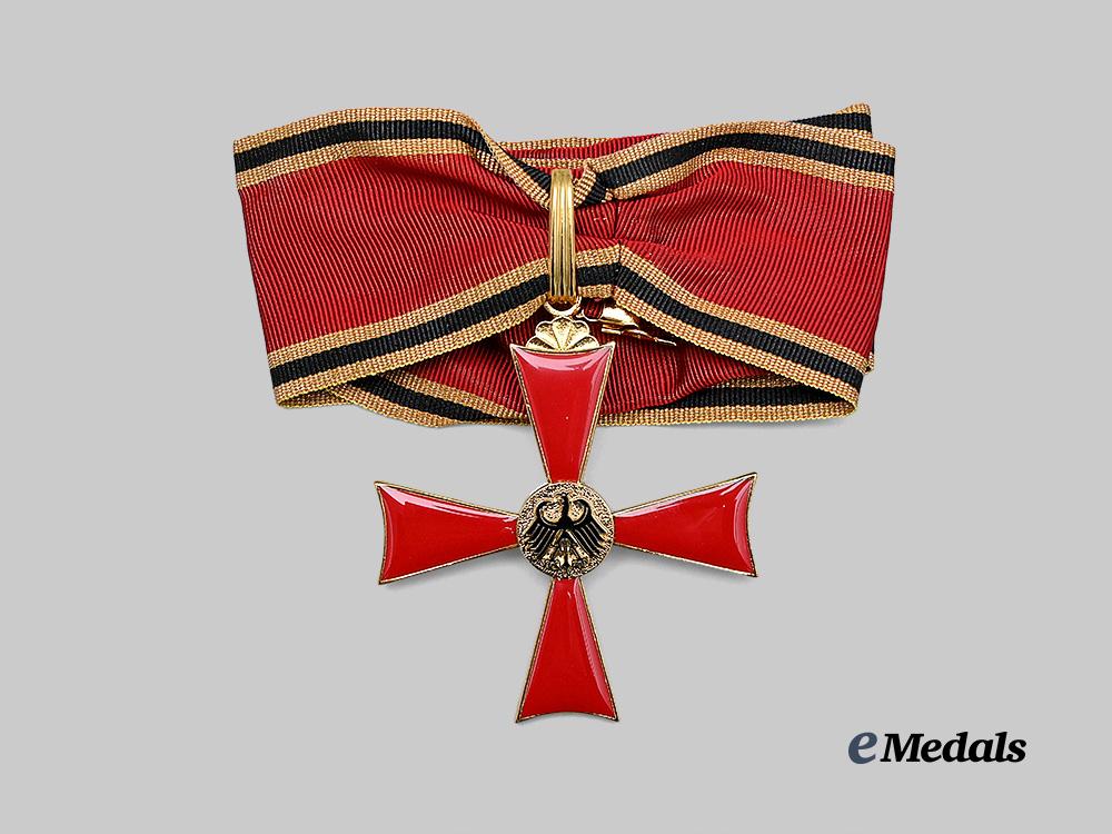 germany,_federal_republic._a_pair_of_orders_of_merit_e_medals__m0614-88_6