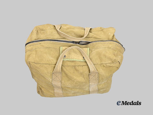 canada,_commonwealth._a_second_war_pilot’s_seat_parachute,_by_switlik_canada_parachute_ltd,1942_e_medals__m0625-147_2