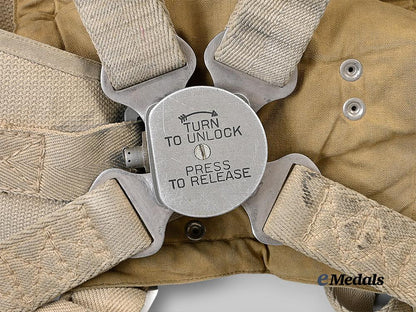canada,_commonwealth._a_second_war_pilot’s_seat_parachute,_by_switlik_canada_parachute_ltd,1942_e_medals__m0625-147_7