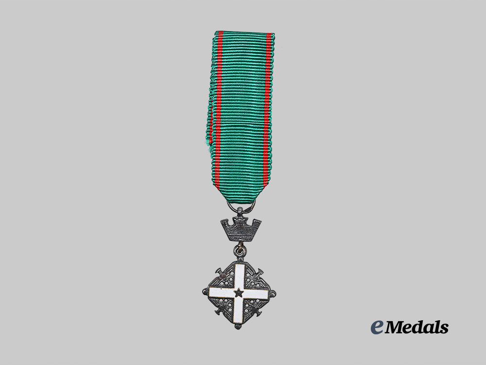 italy,_republic._an_order_of_the_republic_of_italy,_knight_in_case_e_medals__m0625-163_11