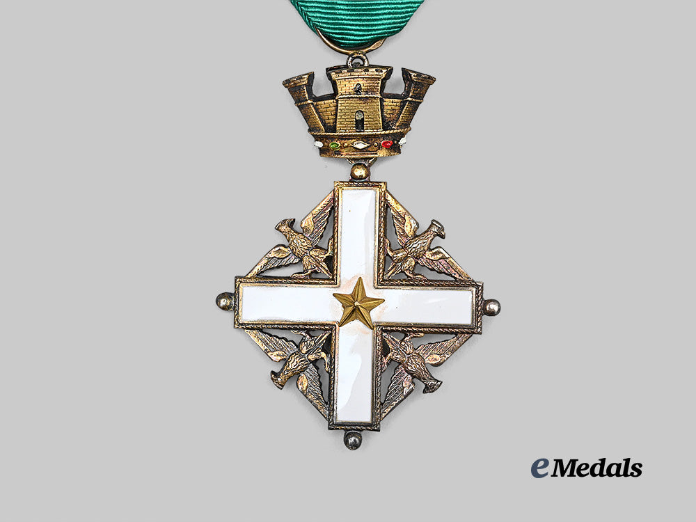 italy,_republic._an_order_of_the_republic_of_italy,_knight_in_case_e_medals__m0625-163_8