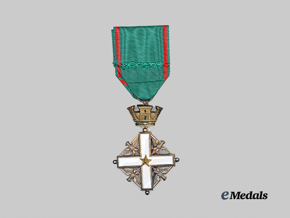 italy,_republic._an_order_of_the_republic_of_italy,_knight_in_case_e_medals__m0625-163_9