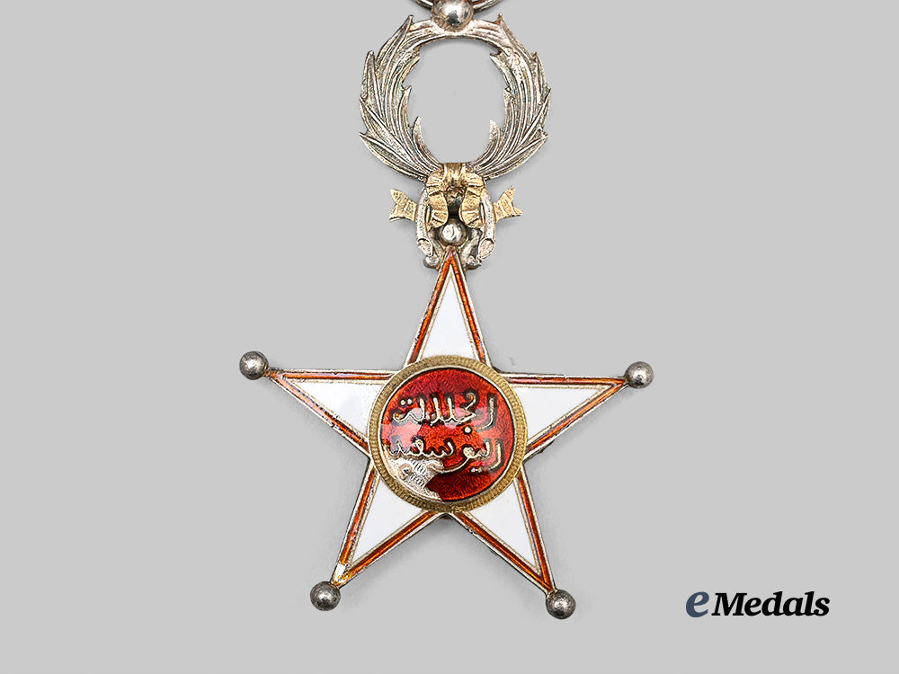 morocco._an_order_of_ouissam_alaouite,_v_class_knight,_in_case_e_medals__m0625-164_6