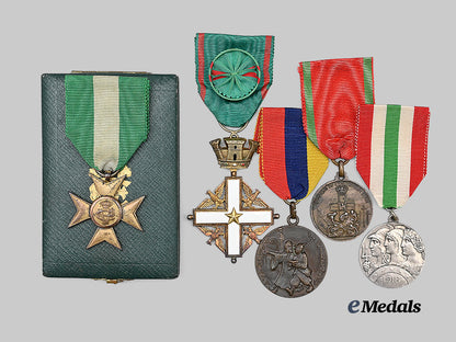 italy,_kingdom;_republic._a_lot_of_five_italian_decorations_e_medals__m0625-174_4