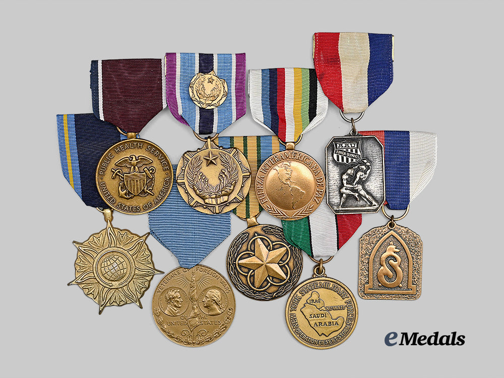 united_states._a_lot_of_nine_american_service_medals_e_medals__m0625-176_2