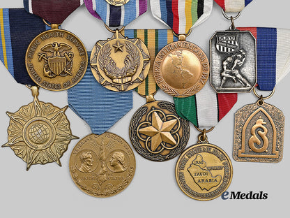 united_states._a_lot_of_nine_american_service_medals_e_medals__m0625-176_3