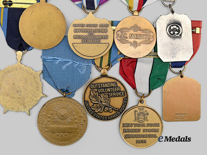 united_states._a_lot_of_nine_american_service_medals_e_medals__m0625-176_5