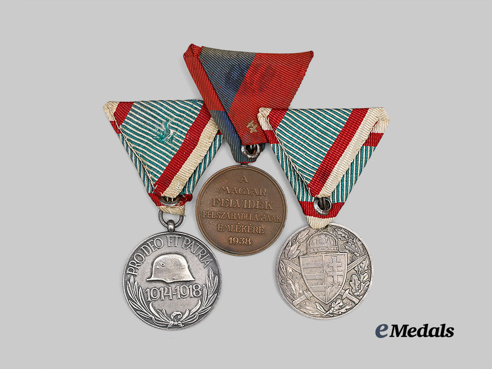 hungary._a_lot_of_three_commemorative_hungarian_medals_e_medals__m0625-181_4