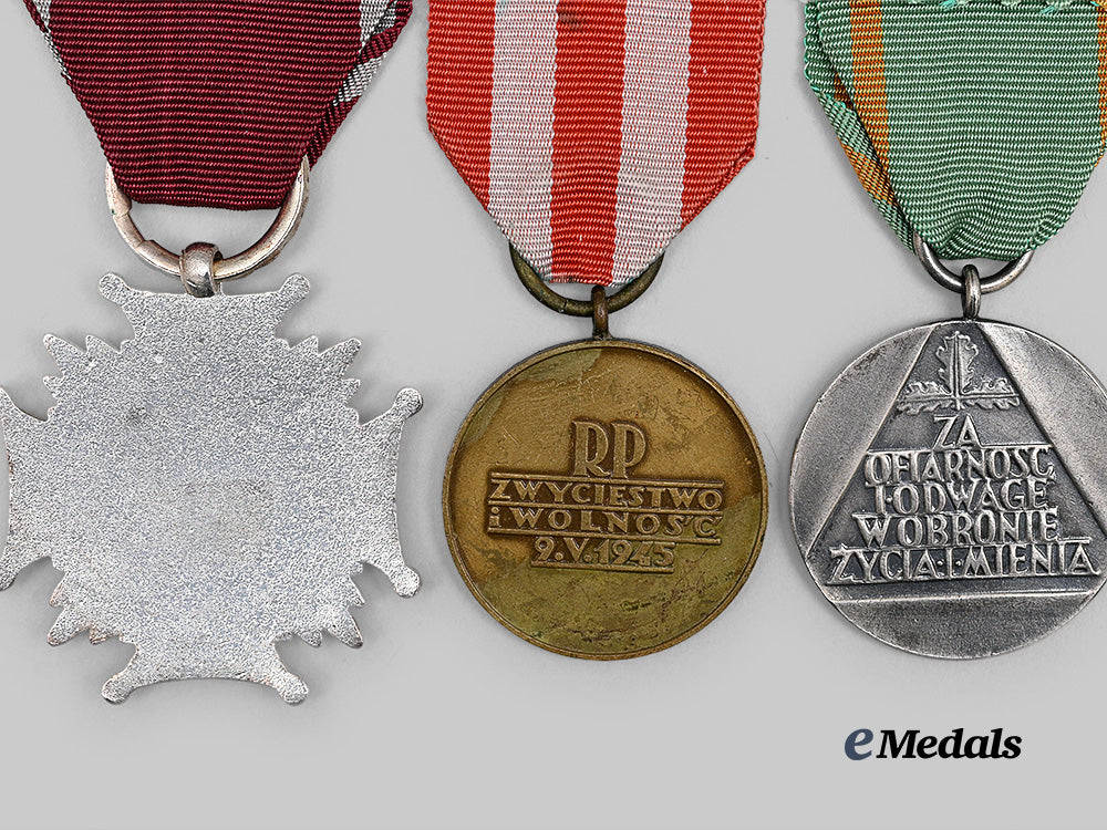 poland._a_lot_of_three_second_war_medals_e_medals__m0625-184_5