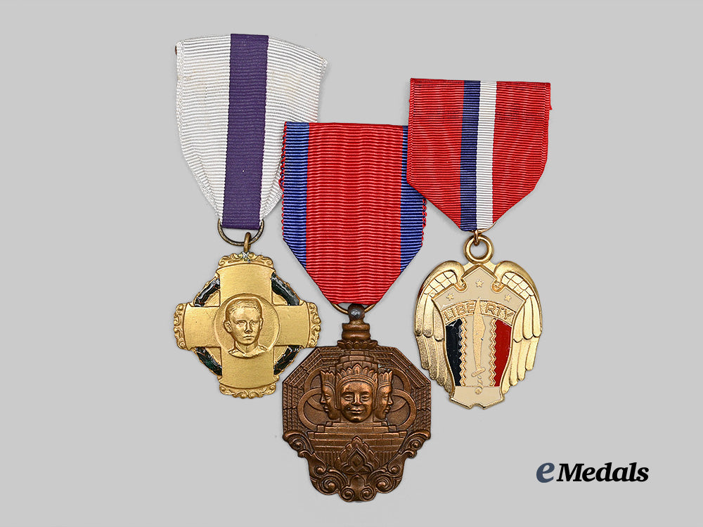 philippines,_cambodia._a_lot_of_three_medals_e_medals__m0625-198_2