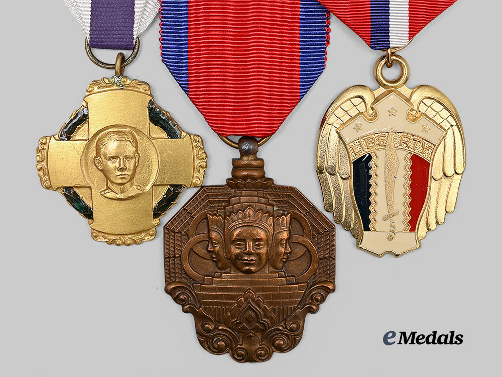 philippines,_cambodia._a_lot_of_three_medals_e_medals__m0625-198_3