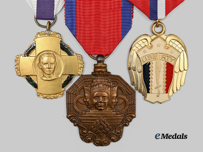 philippines,_cambodia._a_lot_of_three_medals_e_medals__m0625-198_3