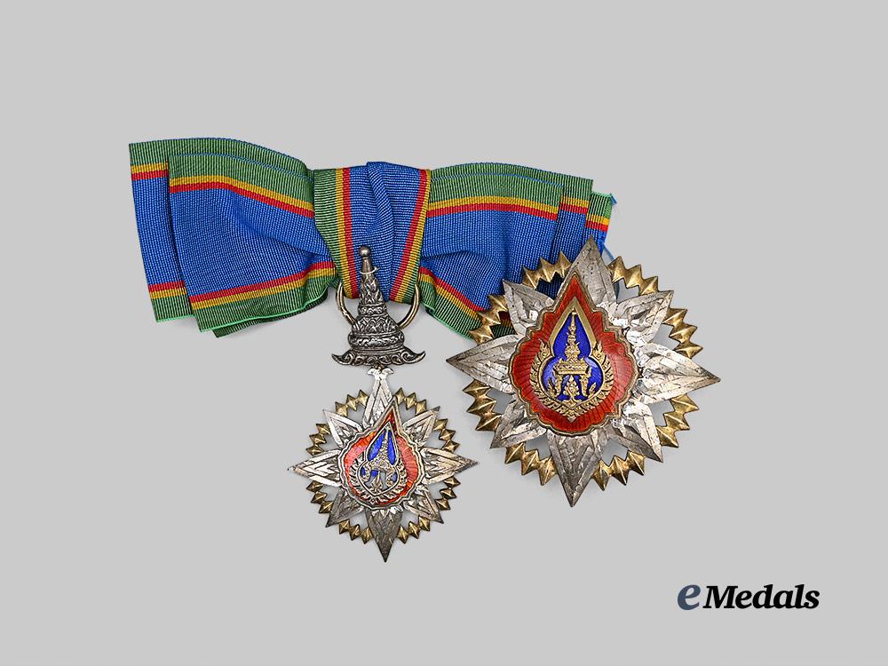 thailand,_kingdom._an_order_of_the_crown,_grand_commander_for_dames,_in_case_e_medals__m0625-232_5