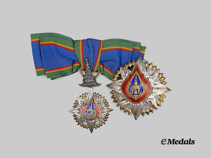 thailand,_kingdom._an_order_of_the_crown,_grand_commander_for_dames,_in_case_e_medals__m0625-232_5