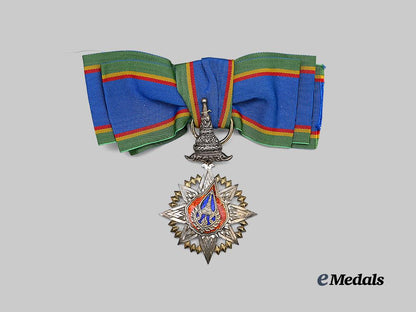 thailand,_kingdom._an_order_of_the_crown,_grand_commander_for_dames,_in_case_e_medals__m0625-232_6