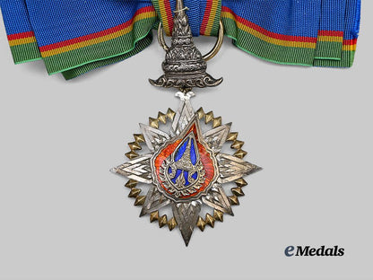 thailand,_kingdom._an_order_of_the_crown,_grand_commander_for_dames,_in_case_e_medals__m0625-232_7