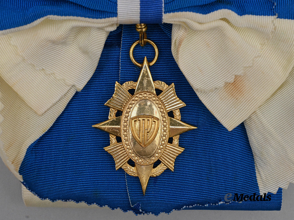 venezuela._an_order_of_merit,_technical_corps_of_police,_i_class_in_case_e_medals__m0625-236_8