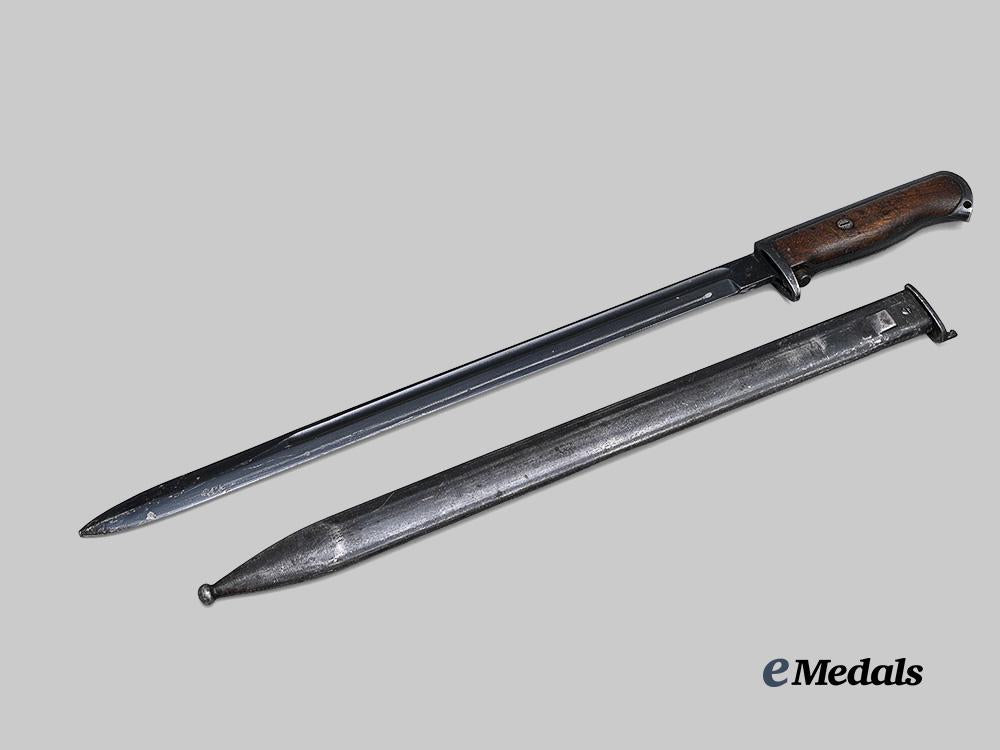 international._a_set_of_three_first_war_bayonets_e_medals__m0631-51_13