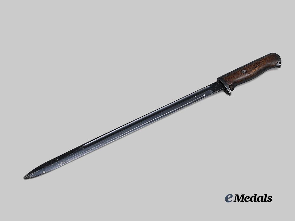 international._a_set_of_three_first_war_bayonets_e_medals__m0631-51_14