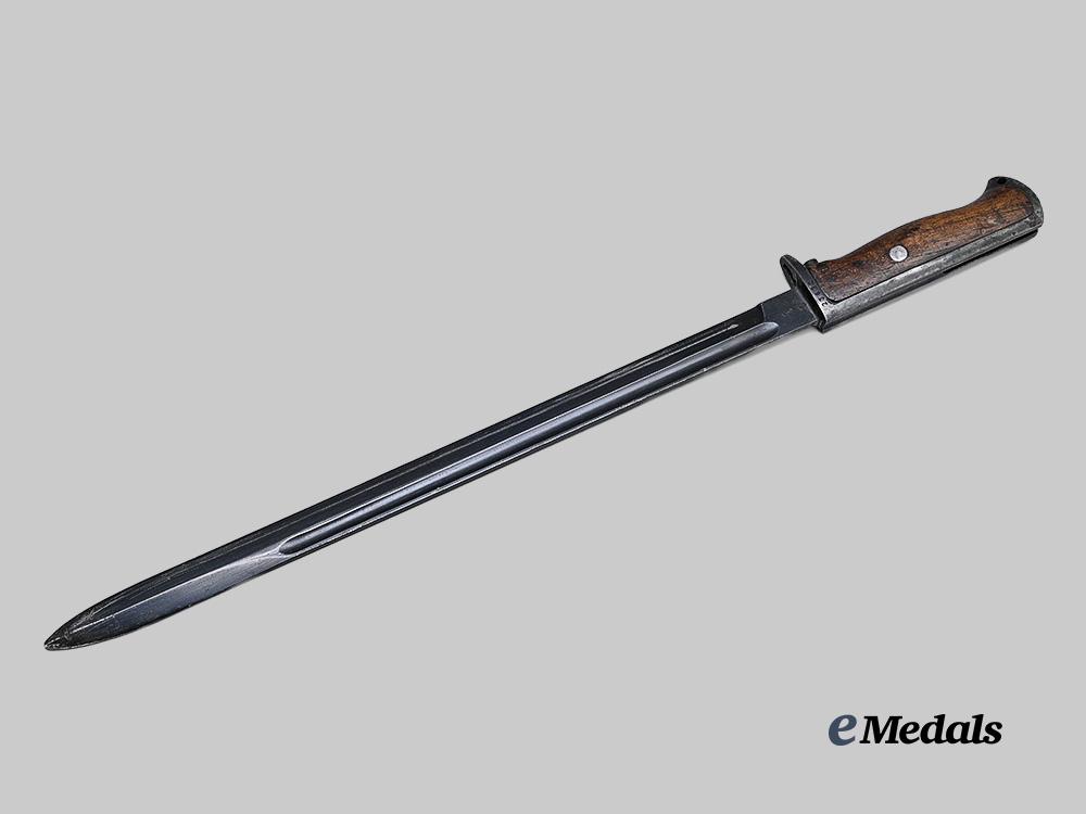international._a_set_of_three_first_war_bayonets_e_medals__m0631-51_15