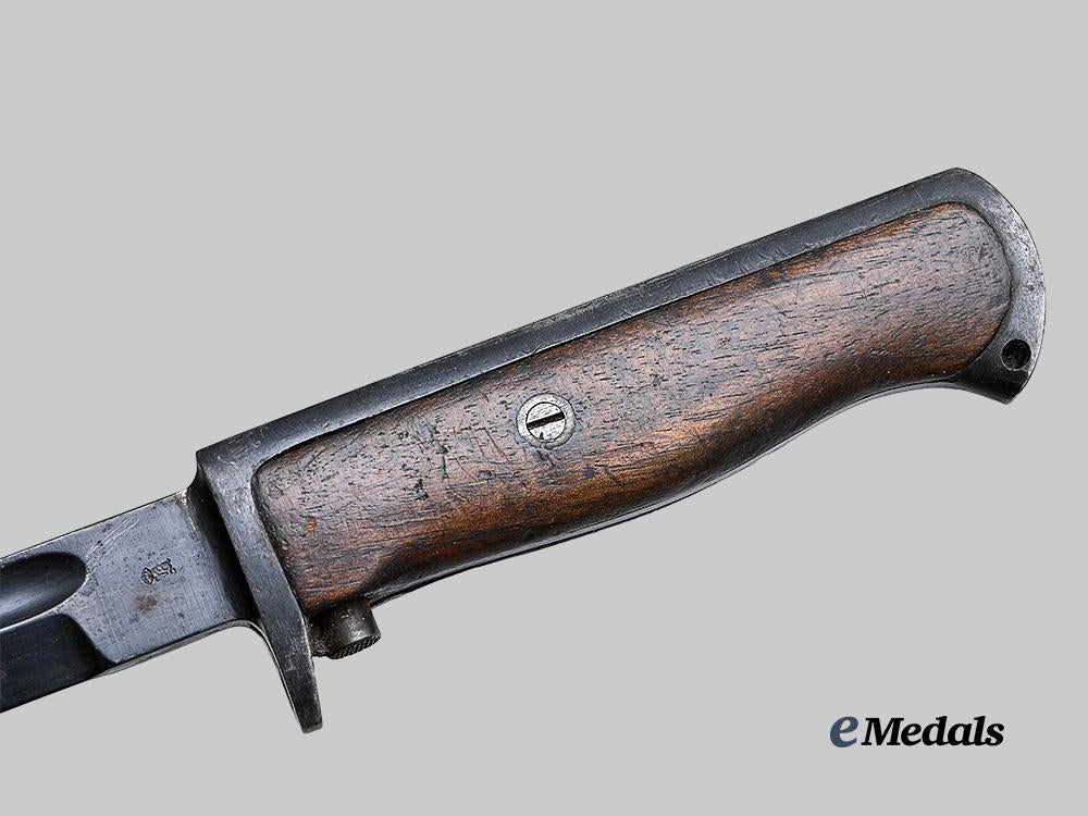 international._a_set_of_three_first_war_bayonets_e_medals__m0631-51_17