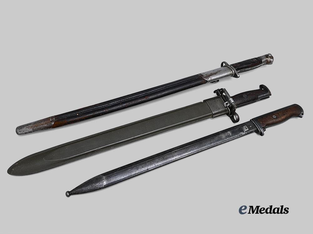 international._a_set_of_three_first_war_bayonets_e_medals__m0631-51_2