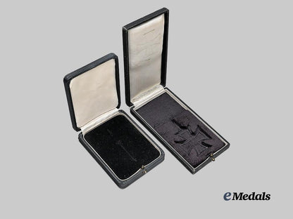 germany,_federal_republic._a_pair_of_presentation_cases_for_iron_cross_superior_grades,_exhibition_examples_c.1960_e_medals__m0661-84_4