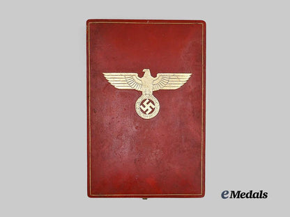 germany,_third_reich._a_rare_order_of_the_german_eagle,_merit_cross_with_breast_star_and_case,_by_deschler&_sohn_e_medals__m0661-85_3
