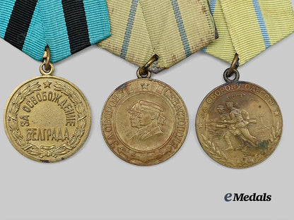 russia,_soviet_union._a_lot_of_three_liberation/_defence_medals_e_medals__m0661-89_4
