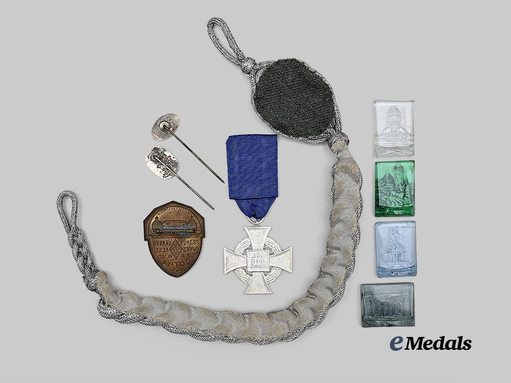 germany,_third_reich._a_mixed_lot_of_awards_and_badges_e_medals__m0672-12_5