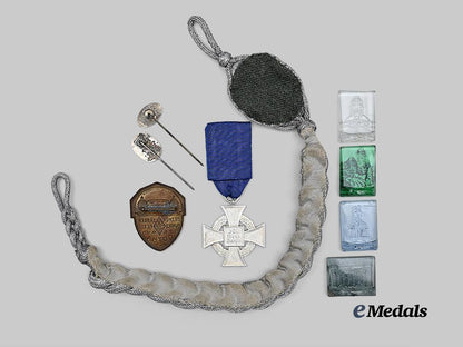 germany,_third_reich._a_mixed_lot_of_awards_and_badges_e_medals__m0672-12_5